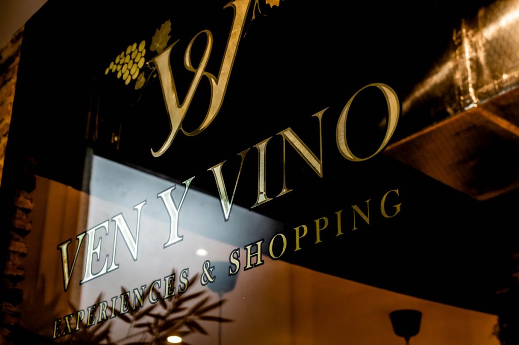 Ven y Vino